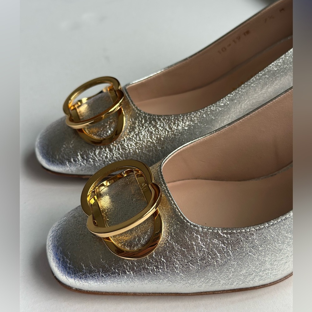 Stuart Weitzman Anicia Metallic Silver Leather Pumps Gold Logo Size 7.5 - Picture 6 of 16